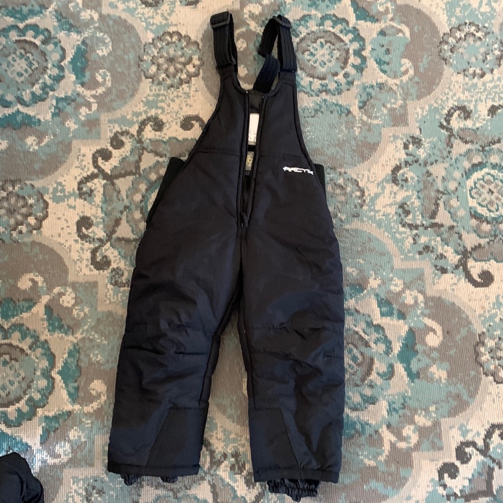 Unisex size 3t black snow suit